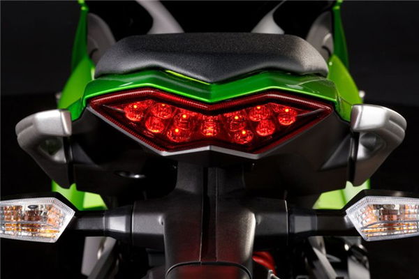 2011 Kawasaki Z1000SX pics and specs