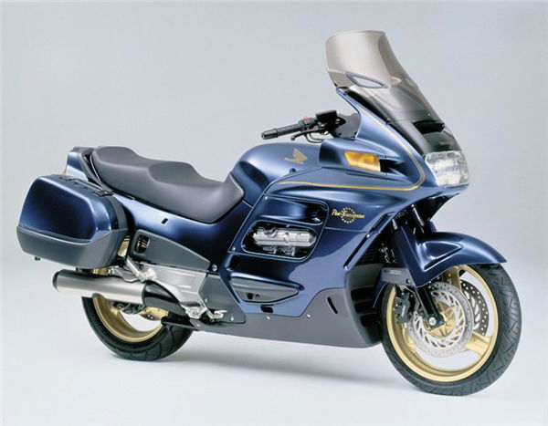 Niall's Spin: Honda Pan European ST1100 (2001-02)