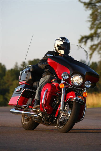 First Ride: 2010 Harley-Davidson Range