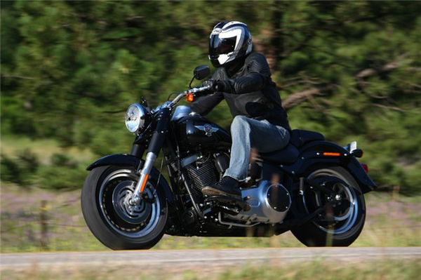 First Ride: 2010 Harley-Davidson Range