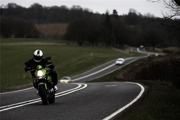 KTM Duke VS Kawasaki ER-6n