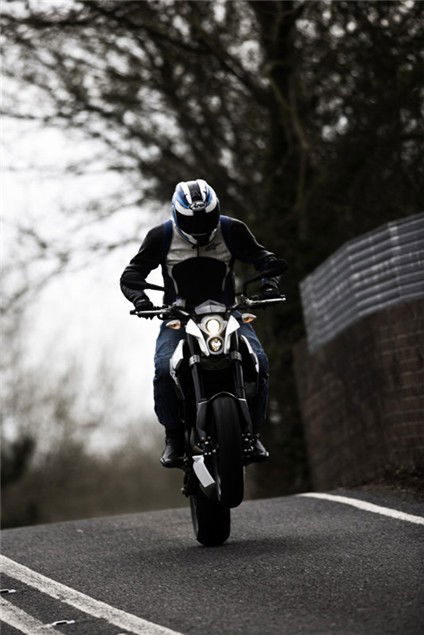 KTM Duke VS Kawasaki ER-6n