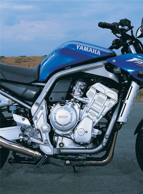 Prospekt 2003 Yamaha Motorräder Maxi Roller FZS 1000 Fazer TT 600 R YZF R6 PW 80 