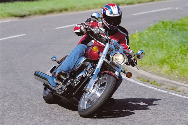 First Ride: 2001 Honda VTX1800