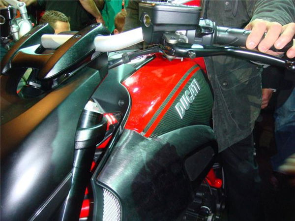 Ducati Diavel: first pictures emerge