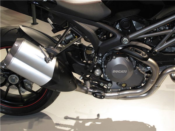 Milan Show: 2011 Ducati Monster 1100EVO