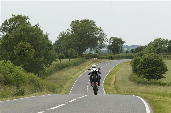 KTM RC8R vs. Corby Glen