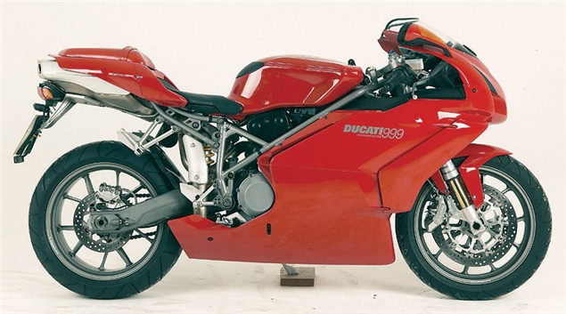 Italian Exotica - Aprilia RSV-R Mille, Benelli Tornado & Ducati 999
