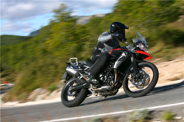 Triumph Tiger 800XC road ride review