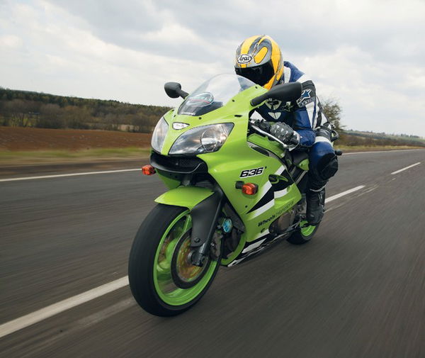 First Ride: 2002 Kawasaki ZX-6R 636