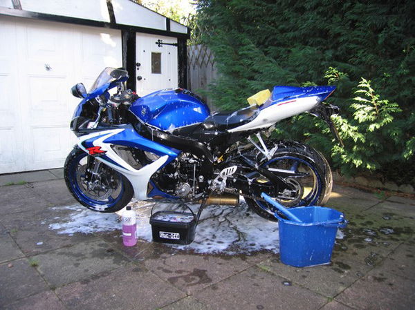 2006 GSX-R600 K6 review