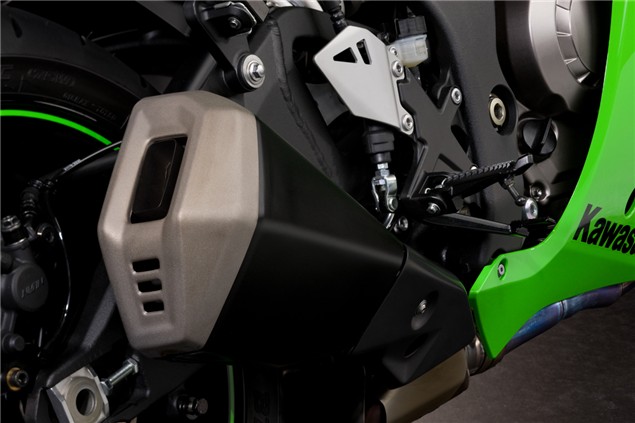 2011 Kawasaki ZX-10R: Full details, Specs and Gallery