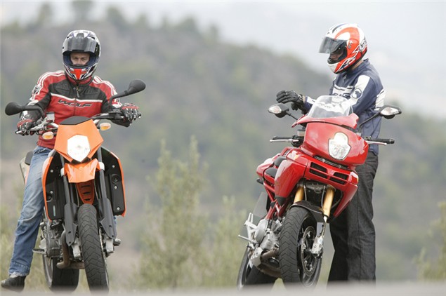 Tomatina: Ducati Multistrada S, KTM 950SM & BMW K1200R