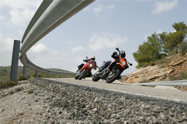 Tomatina: Ducati Multistrada S, KTM 950SM & BMW K1200R