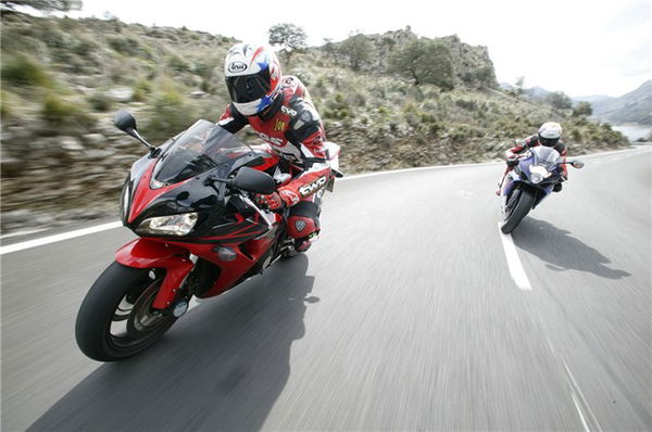 Road Test: CBR1000RR v ZX-10R v GSX-R1000K6 v R1