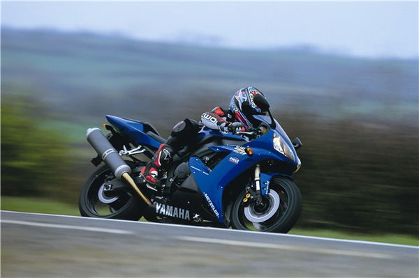 Road Test: CBR954RR vs. ZX-9R v GSX-R1000 v YZF-R1