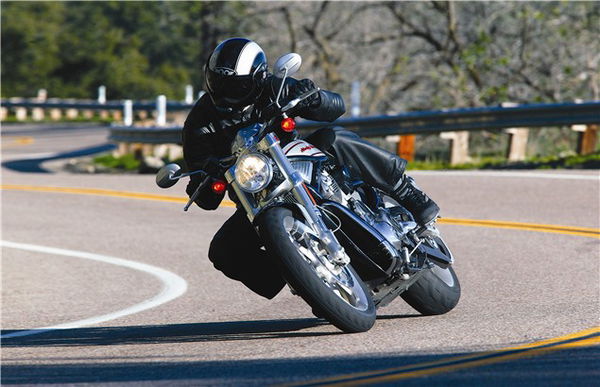 Road Test: Harley-Davidson VRSC-R Street Rod