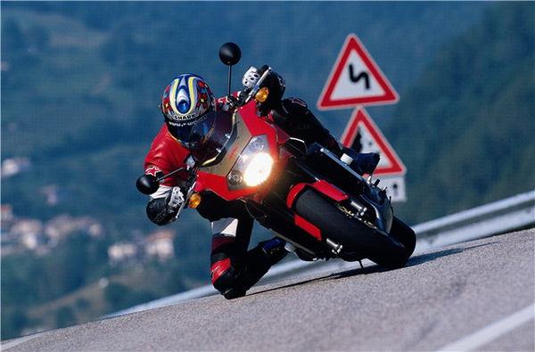 First Ride: 2002 Aprilia Tuono Review