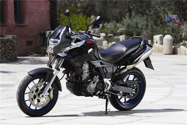 Road Test: Aprilia Pegaso 650 Strada