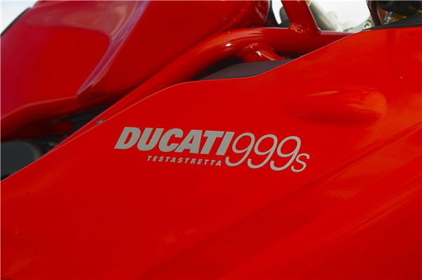 Road Test: Ducati 999S