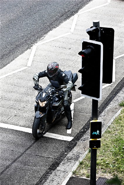 Traffic Light GP - motorcycle launch control