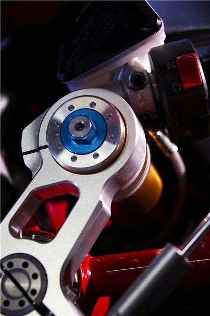 One Track Mind: Aprilia RSV-R Factory vs Ducati 999 vs MV Agusta F41000R