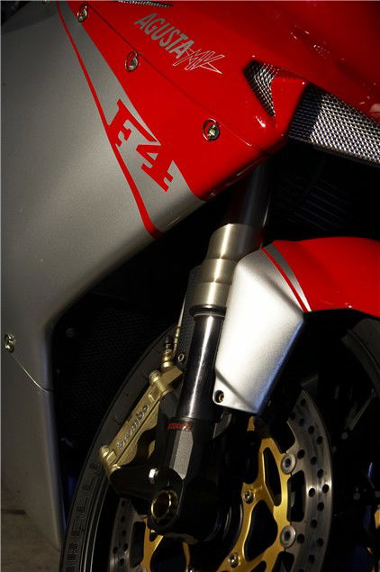 One Track Mind: Aprilia RSV-R Factory vs Ducati 999 vs MV Agusta F41000R