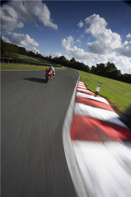 One Track Mind: Aprilia RSV-R Factory vs Ducati 999 vs MV Agusta F41000R