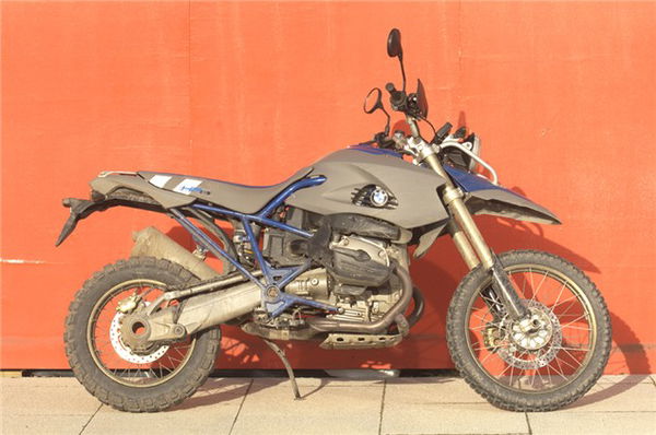 Looking For Travis: KTM 990, Transalp, BMW HP2