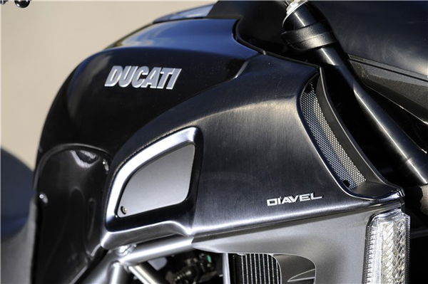 Ducati Diavel Carbon review