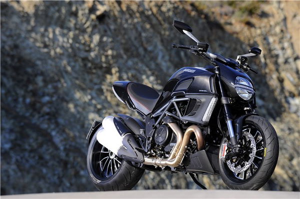 Ducati Diavel Carbon review