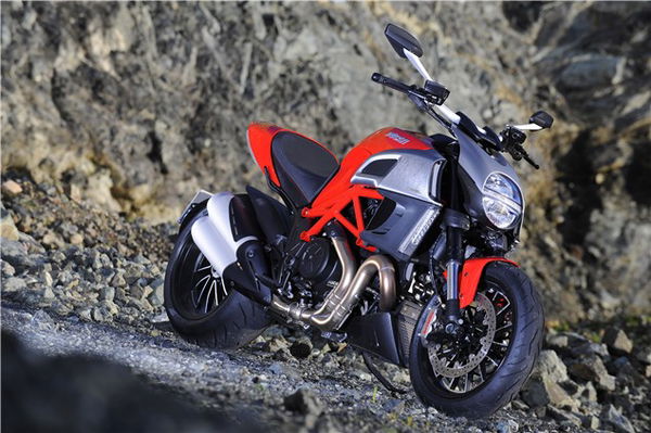 Ducati Diavel Carbon review