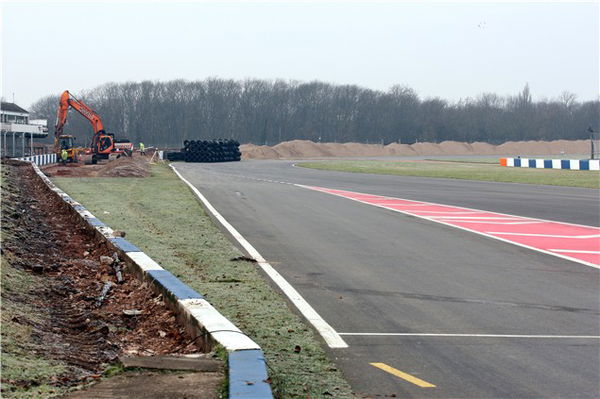 Donington Park: Diggers get busy