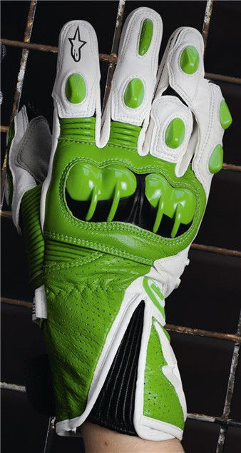 Showcase: Visordown's Top 16 gloves