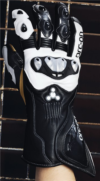 Showcase: Visordown's Top 16 gloves