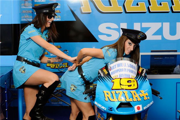 MotoGP Grid Girl Gallery - Qatar 2011