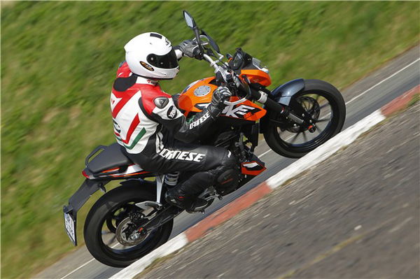 2011 KTM 125 Duke review