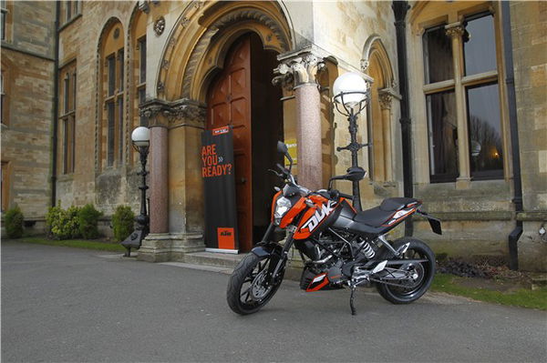 2011 KTM 125 Duke review