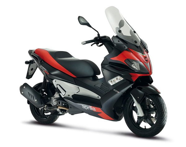 New Scooter: Aprilia SR Max