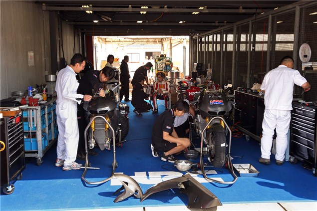 Simoncelli tests 1000cc Honda at Motegi