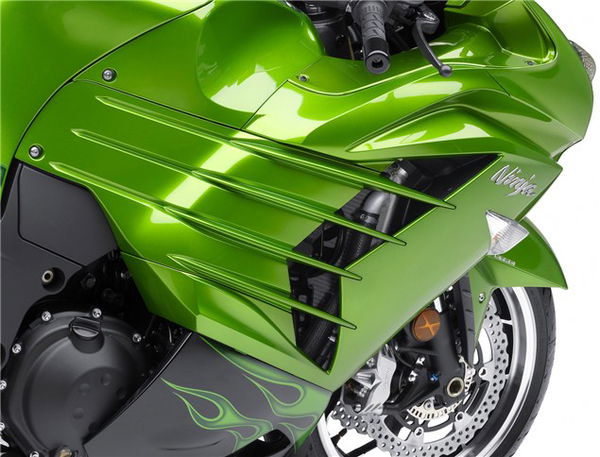 Kawasaki ZZR1400 official image gallery