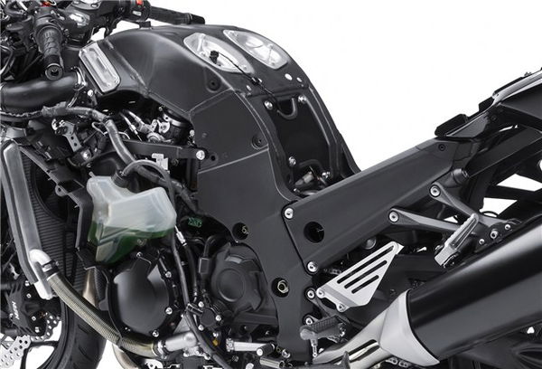 Kawasaki ZZR1400 official image gallery