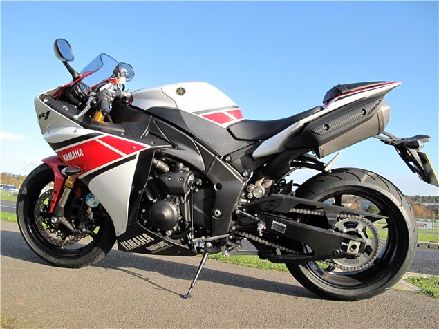 2012 Yamaha R1 review