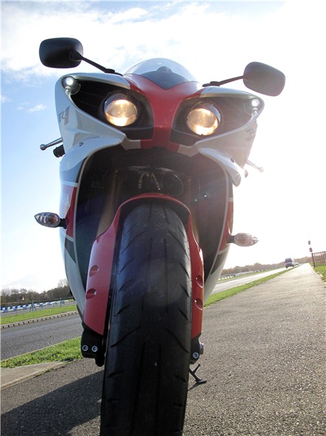 2012 Yamaha R1 review