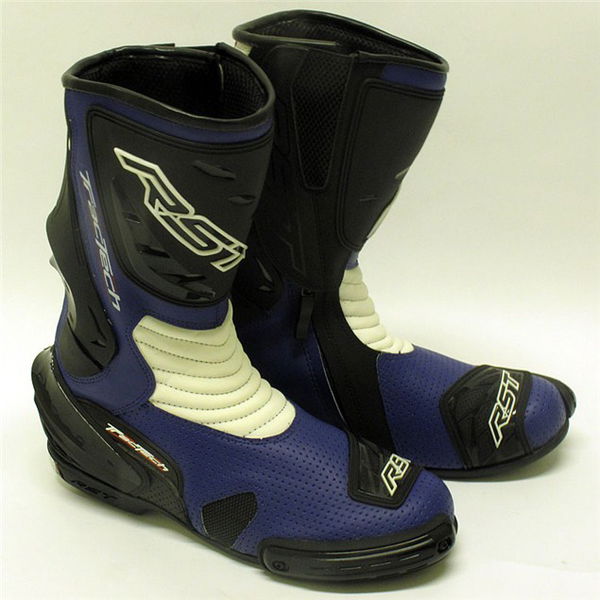 Showcase: Sports motorcycle boots