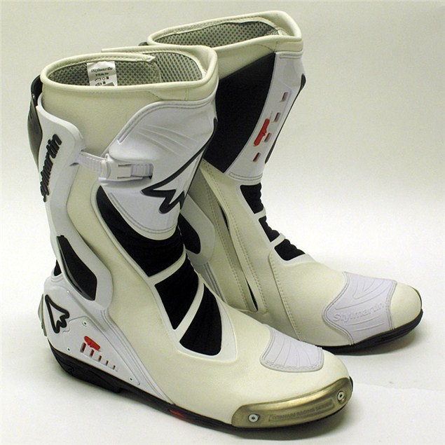 Showcase: Sports motorcycle boots