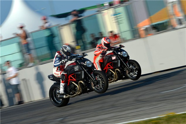 Bayliss beats Rossi in Diavel drag race