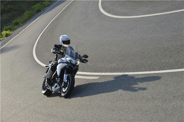 2013 Ducati Multistrada MTS1200 S Touring review