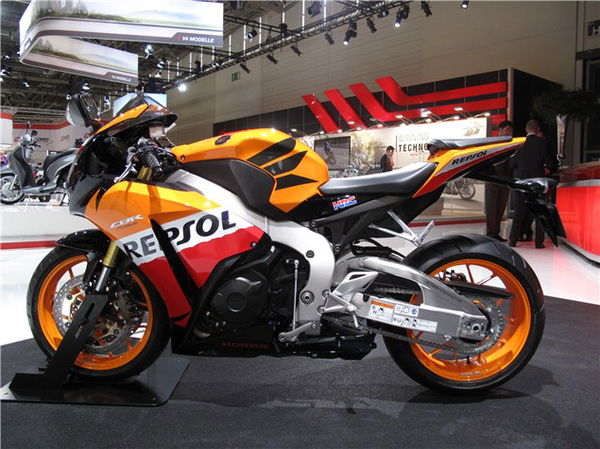 Intermot: 2013 Honda Fireblade colours