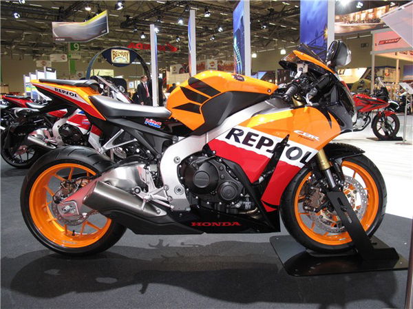 Intermot: 2013 Honda Fireblade colours